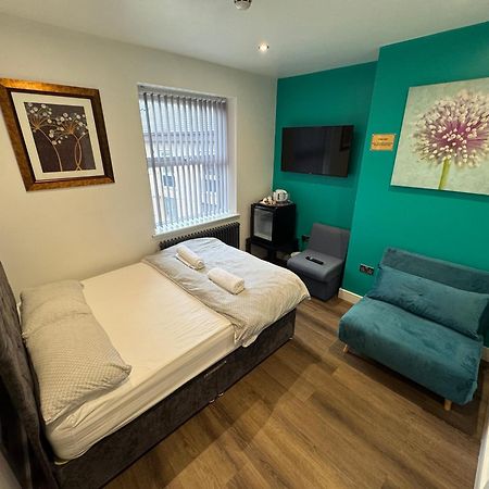 Southgate Luxury Apartments Elland Exterior photo