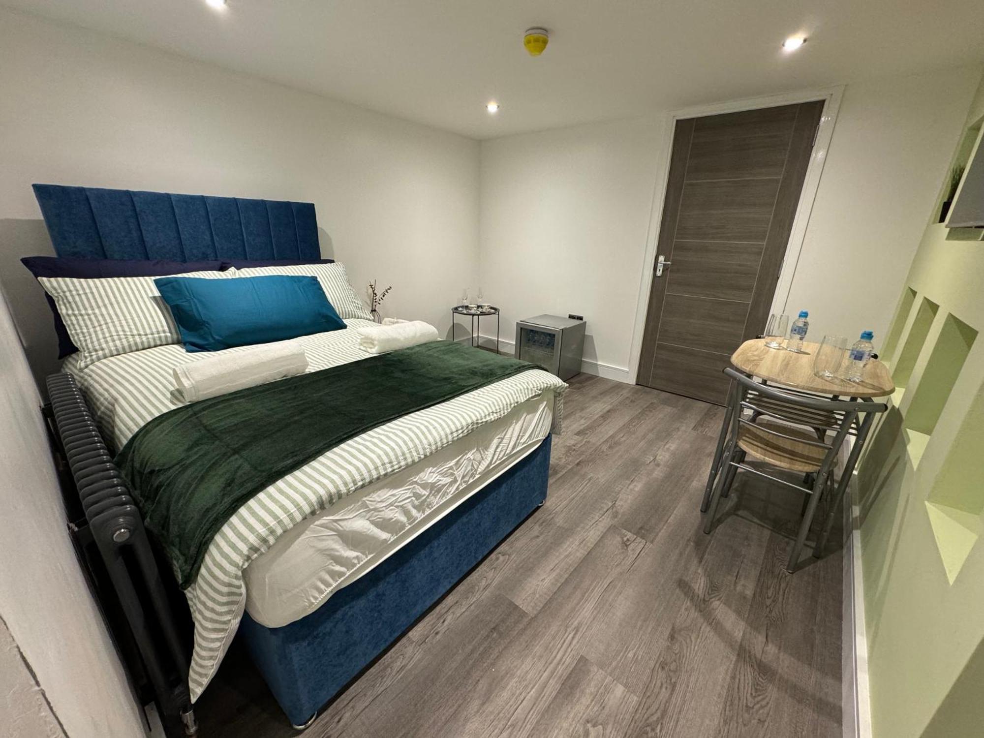 Southgate Luxury Apartments Elland Exterior photo