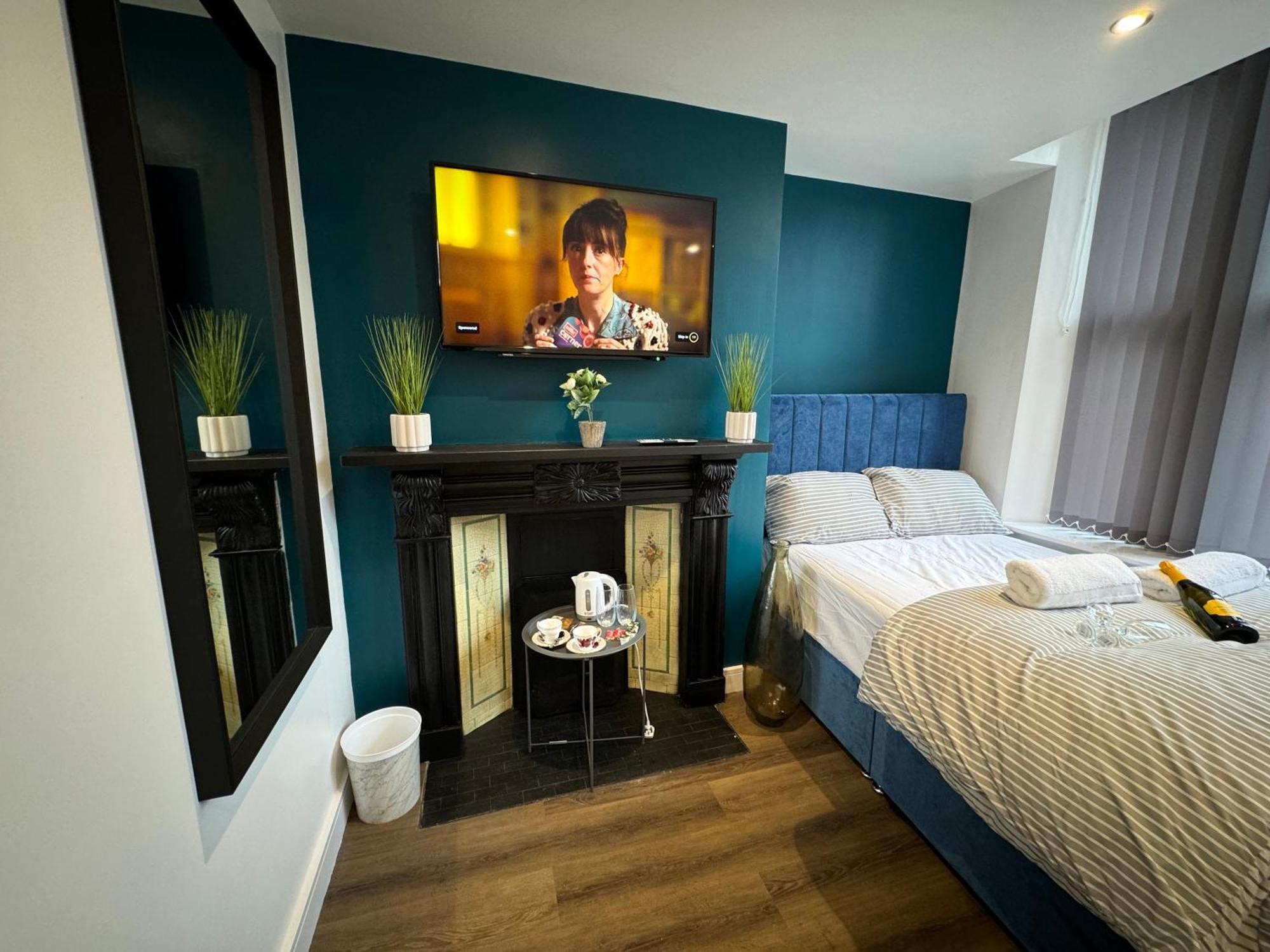 Southgate Luxury Apartments Elland Exterior photo