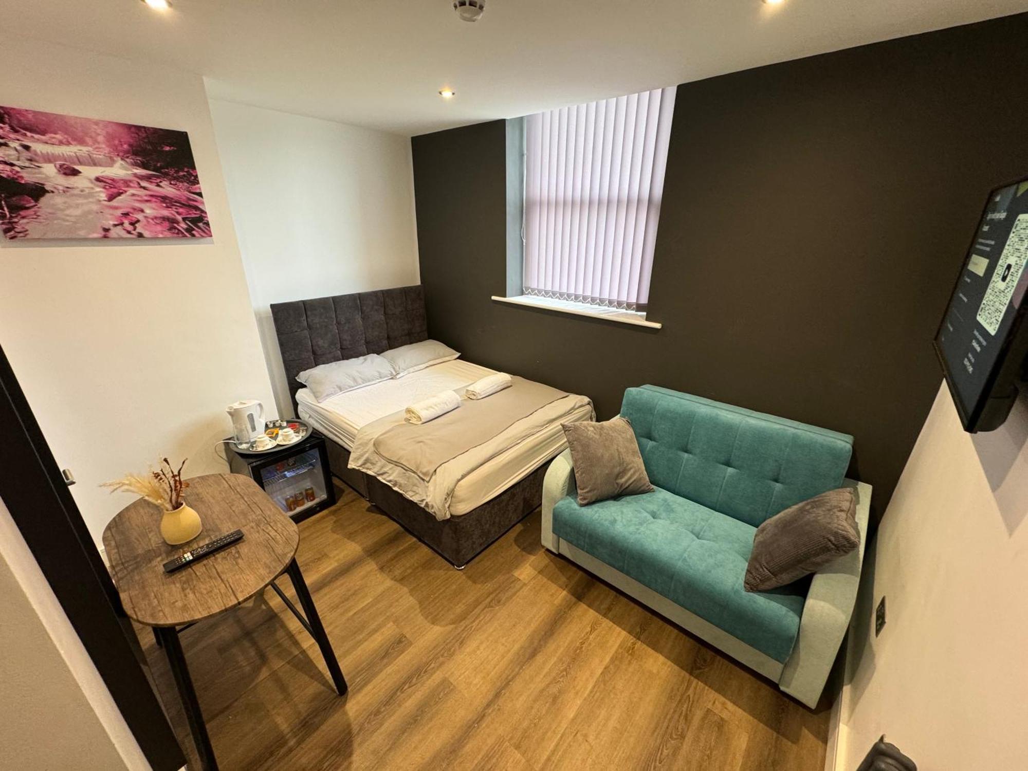 Southgate Luxury Apartments Elland Exterior photo
